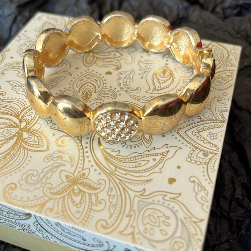 Vintage Bracelet gold tone round discs rhinestones disc stretch